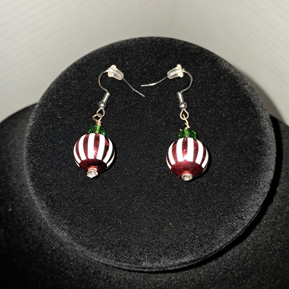 Red and White Stripped with Green Bead Earrings - Picture 2 of 2